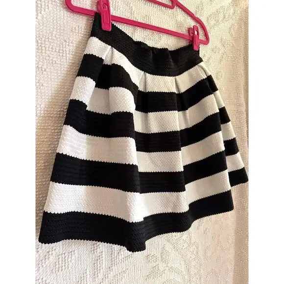 EXPRESS A-LINE SKIRT WHIMSYGOTH Size Medium - Picture 2 of 6